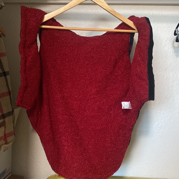 Pet Life Allegiance Insulated Plaid Dog Jacket w/ Interior Sherpa - Picture 5 of 17